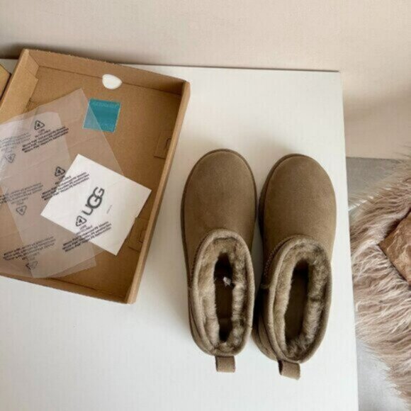 UGG Classic Ultra Mini Boots - Picture 5 of 9